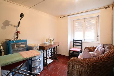 Moradia T4 com jardim - Barril