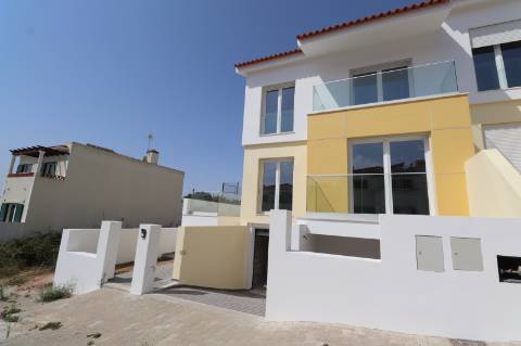 Moradia T3 NOVA - Ericeira