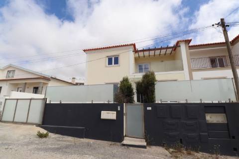 Moradia Bi-Familiar - Ribamar