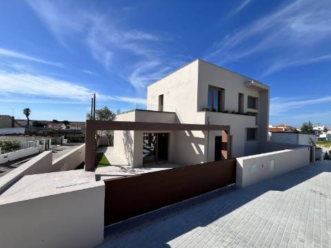 Moradia T3 Santa Cruz