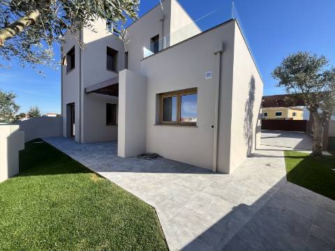 Moradia T3 Santa Cruz