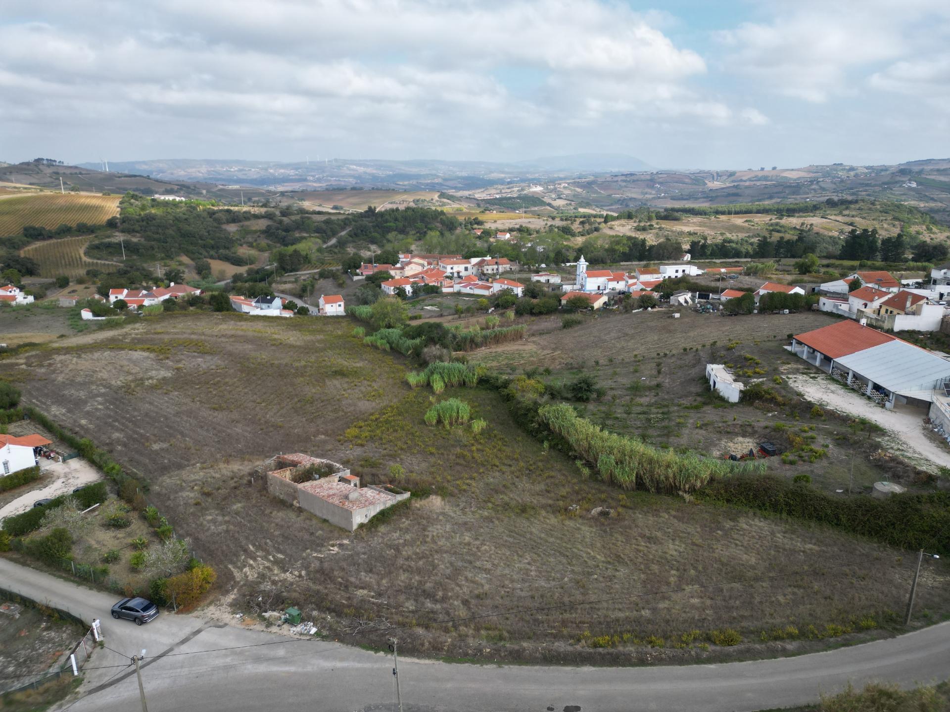 Terreno Urbano - Dois Portos e Runa