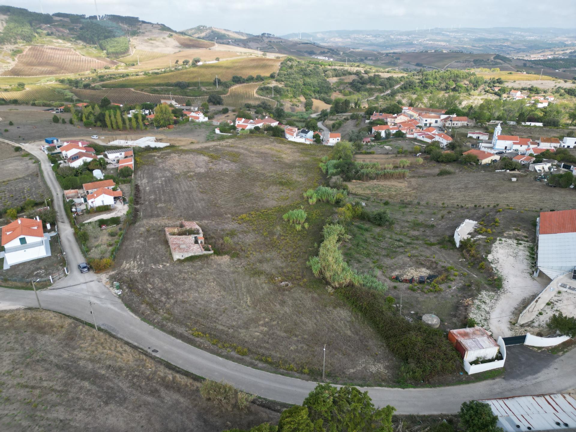 Terreno Urbano - Dois Portos e Runa