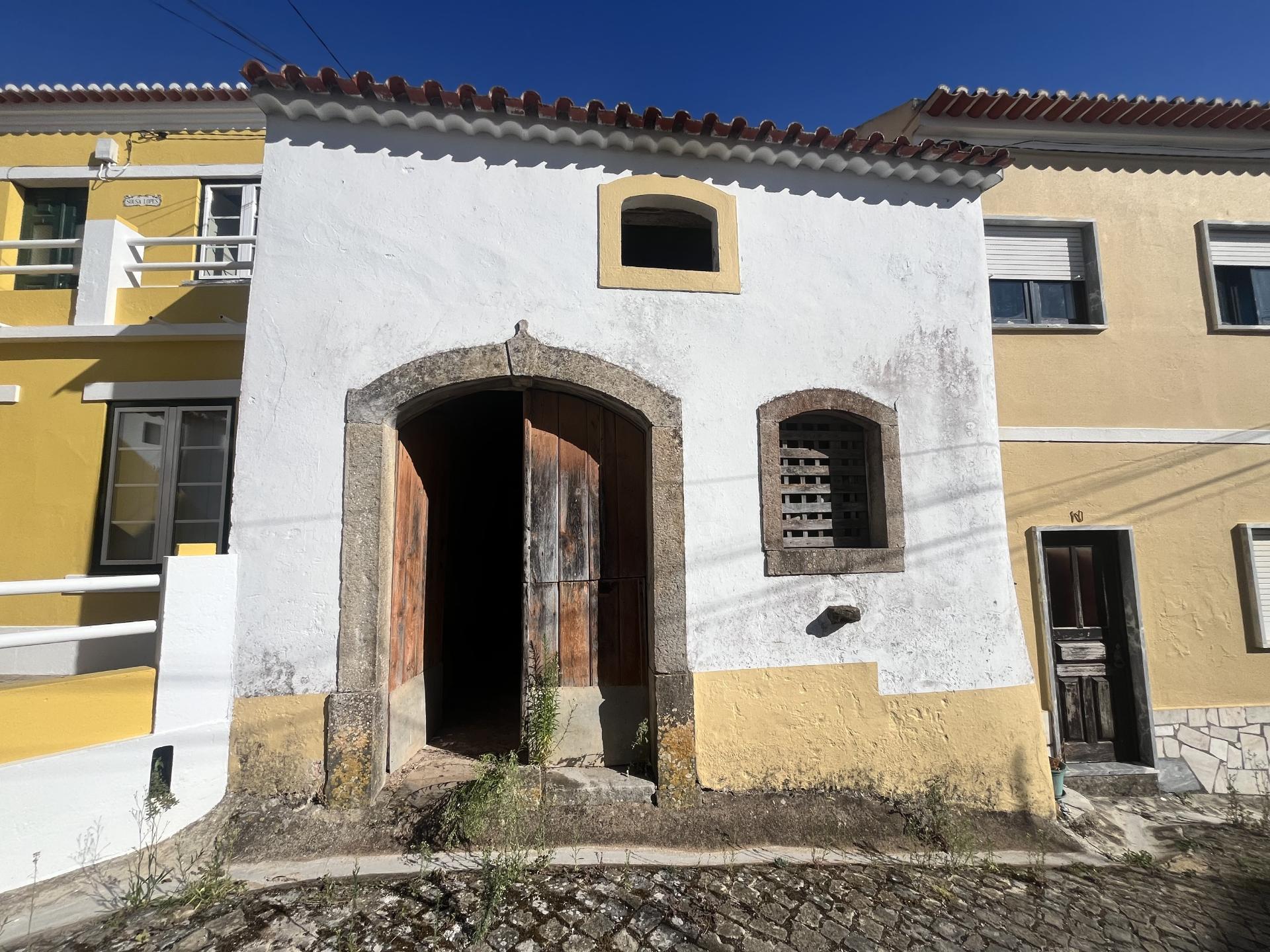 Moradia T2- Maxial e Monte Redondo
