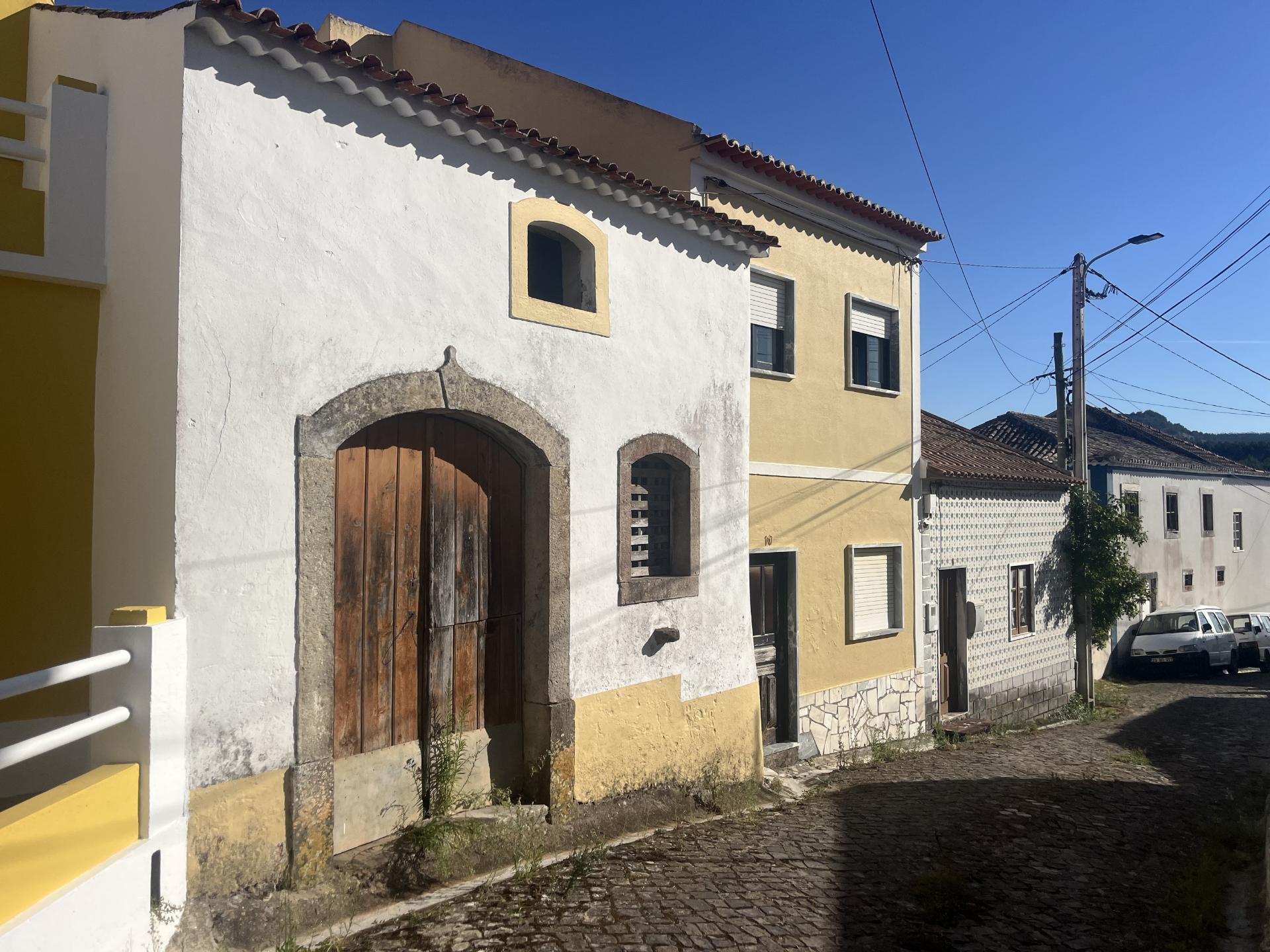 Moradia T2- Maxial e Monte Redondo