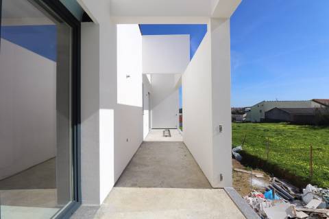 Moradia T3+1 - Santa Bárbara