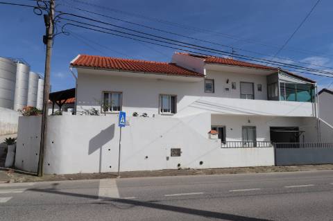 Moradia T4 - Ventosa