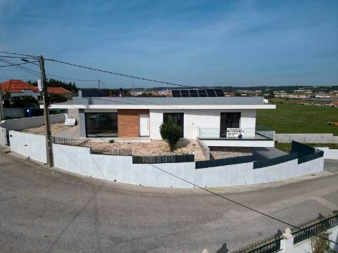 Moradia T4 NOVA - Silveira