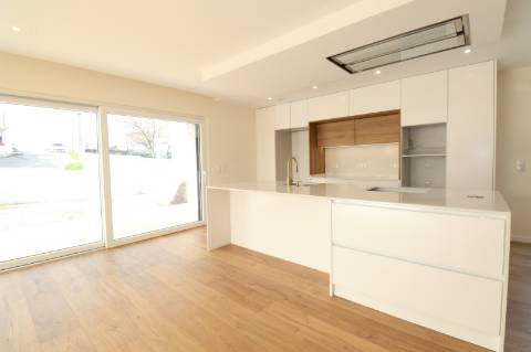 Moradia T4 NOVA - Silveira