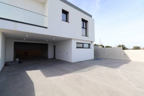 Moradia T4 NOVA - Silveira