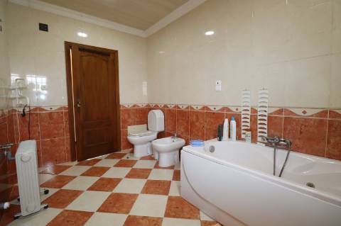 Moradia T4 + 6320m2 - Vila Franca do Rosário