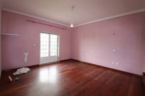 Moradia T4 + 6320m2 - Vila Franca do Rosário