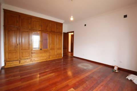 Moradia T4 + 6320m2 - Vila Franca do Rosário