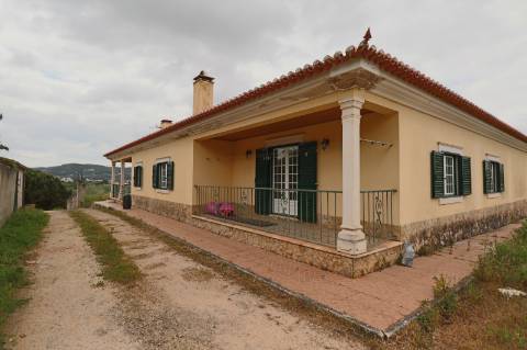 Moradia T4 + 6320m2 - Vila Franca do Rosário