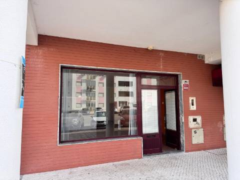 Loja para Arrendamento- Setúbal