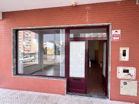 Loja para Arrendamento- Setúbal