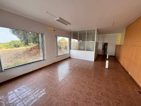 Loja para Arrendamento- Setúbal