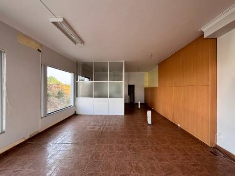 Loja para Arrendamento- Setúbal