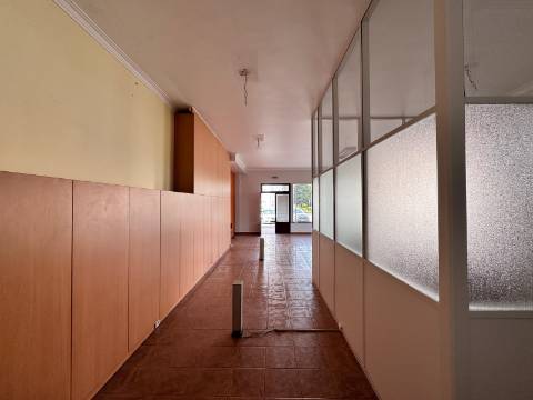 Loja para Arrendamento- Setúbal