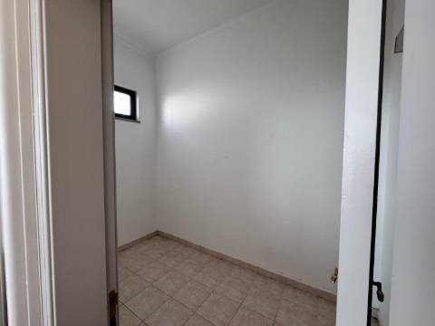 Loja para Arrendamento- Setúbal