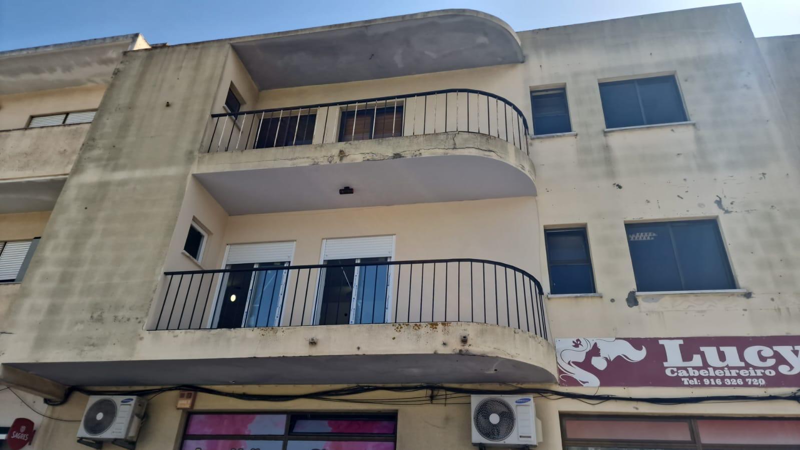 Apartamento T0 Totalmente Remodelado - Palmela