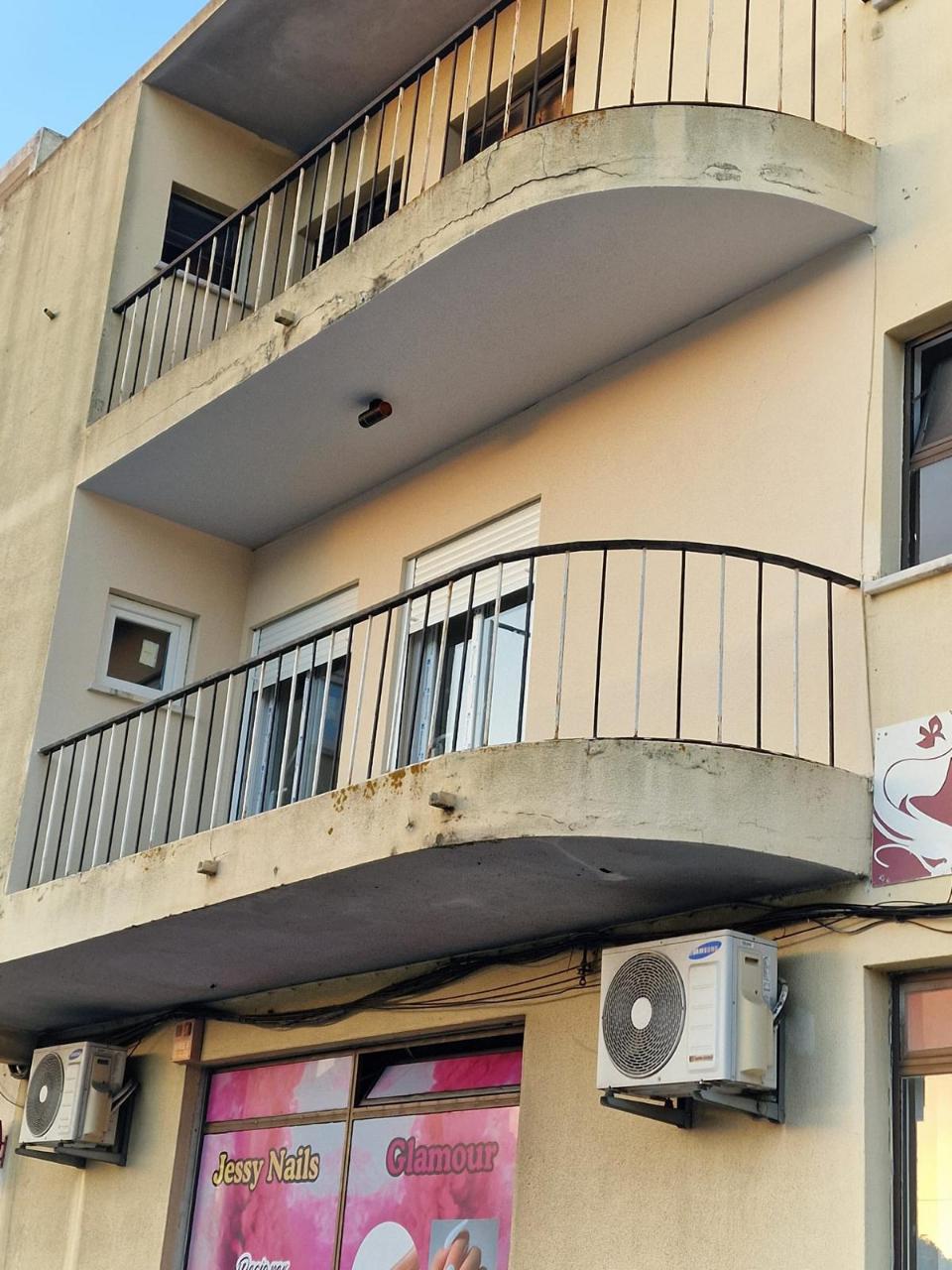 Apartamento T0 Totalmente Remodelado - Palmela