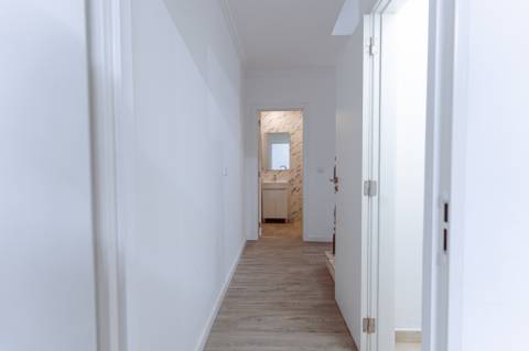 MORADIA T3 REMODELADA C/ GARAGEM | ESTRADA DAS MACHADAS