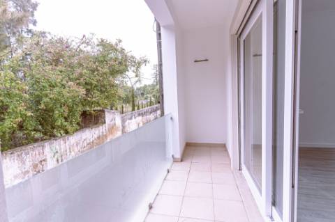 MORADIA T3 REMODELADA C/ GARAGEM | ESTRADA DAS MACHADAS