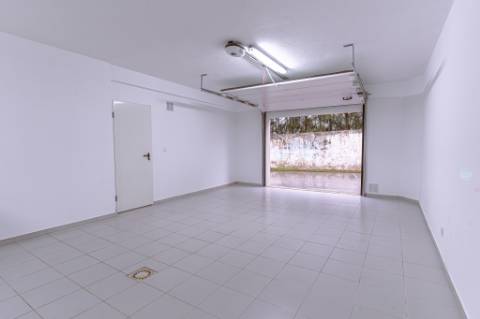 MORADIA T3 REMODELADA C/ GARAGEM | ESTRADA DAS MACHADAS