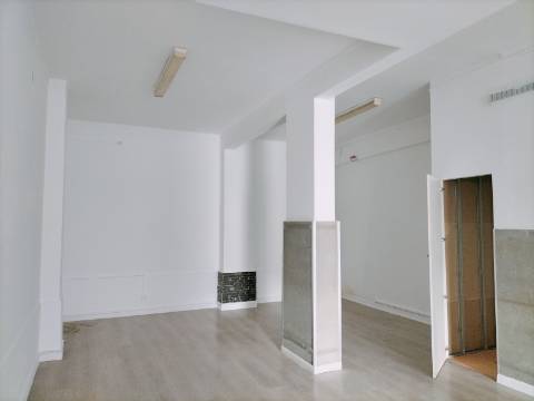 Loja para Arrendamento em Setúbal