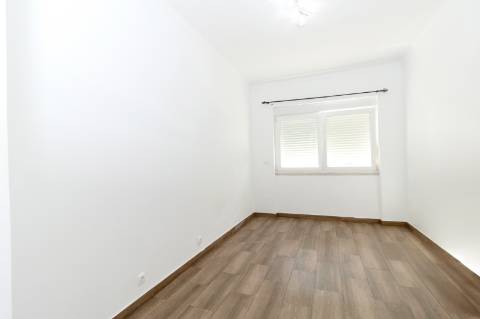 Apartamento T3 na Av. Infante D. Henrique, 30, São Sebastião, Setúbal