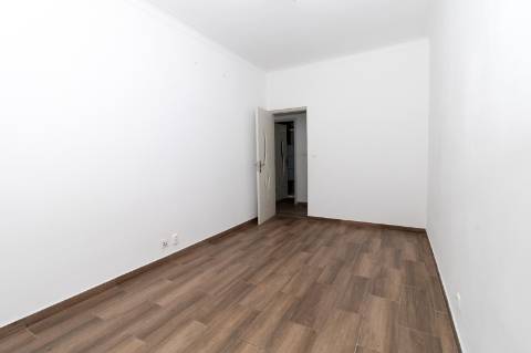 Apartamento T3 na Av. Infante D. Henrique, 30, São Sebastião, Setúbal