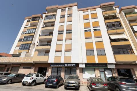 LOJA PARA ARRENDAMENTO - SETÚBAL