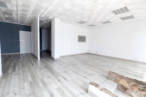 LOJA PARA ARRENDAMENTO - SETÚBAL