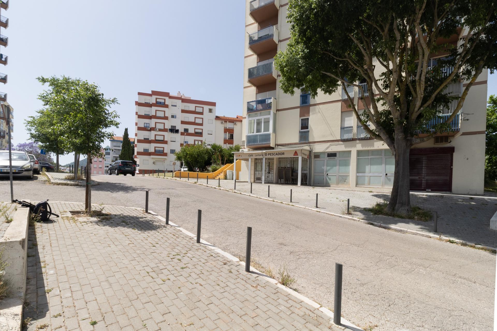 Loja para Arrendamento - Zona da Reboreda, Setúbal