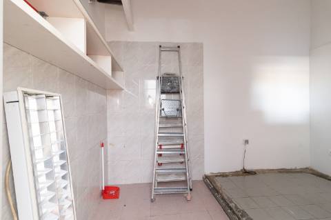 Loja para Arrendamento - Zona da Reboreda, Setúbal