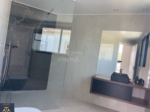 Vivenda Luxuosa em Alvor