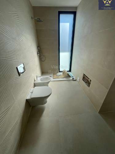 Vivenda T4 com Piscina e Garagem perto do Golf