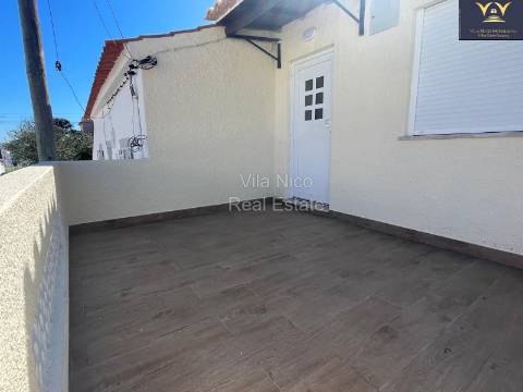 **Casa Típica Remodelada em Burgau - A 100 Metros da Praia! **