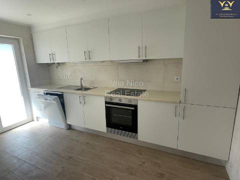 **Casa Típica Remodelada em Burgau - A 100 Metros da Praia! **