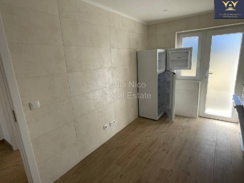 **Casa Típica Remodelada em Burgau - A 100 Metros da Praia! **