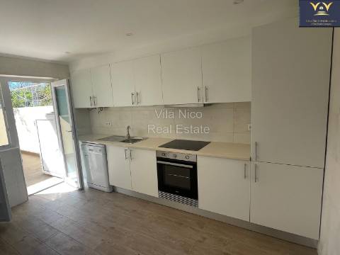 **Casa Típica Remodelada em Burgau - A 100 Metros da Praia! **