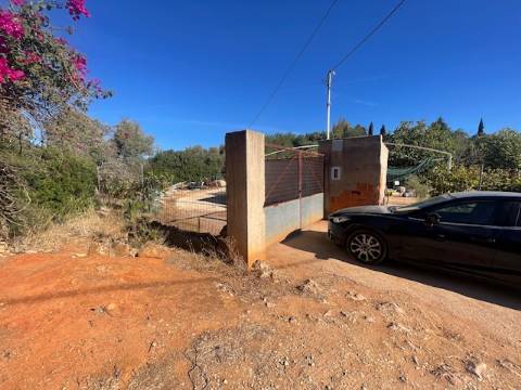 Terreno de quase 1 hectar em Portimao com projeto de Construção