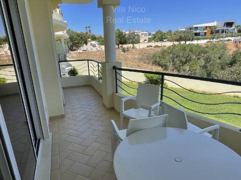 Apartamento totalmente mobiliado em condominio fechado