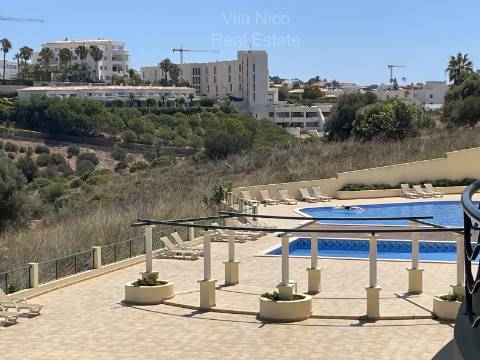 Apartamento totalmente mobiliado em condominio fechado