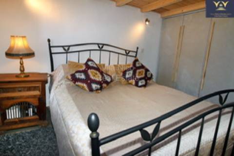 **Moradia Geminada em Estômbar com Vista para o Rio**