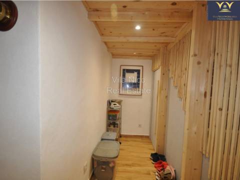 **Moradia Geminada em Estômbar com Vista para o Rio**