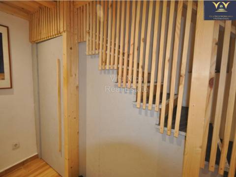 **Moradia Geminada em Estômbar com Vista para o Rio**