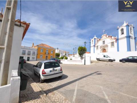 **Moradia Geminada em Estômbar com Vista para o Rio**