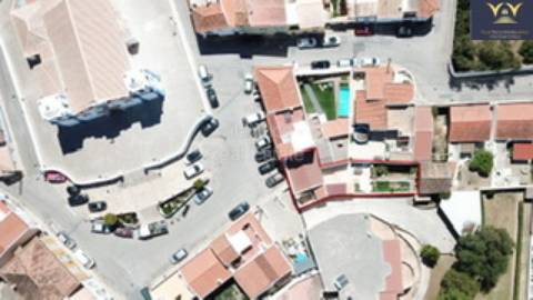 **Moradia Geminada em Estômbar com Vista para o Rio**